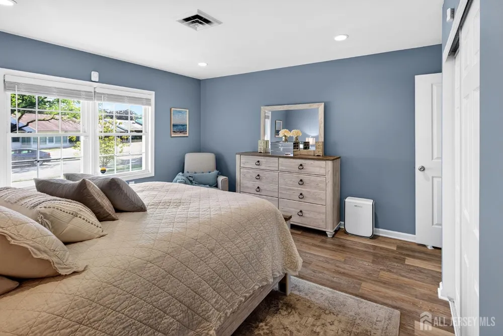 976 Aberdeen Drive Lakewood, NJ 08701