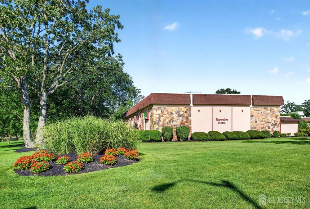 976 Aberdeen Drive Lakewood, NJ 08701