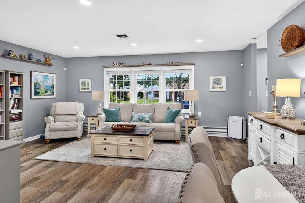 976 Aberdeen Drive Lakewood, NJ 08701