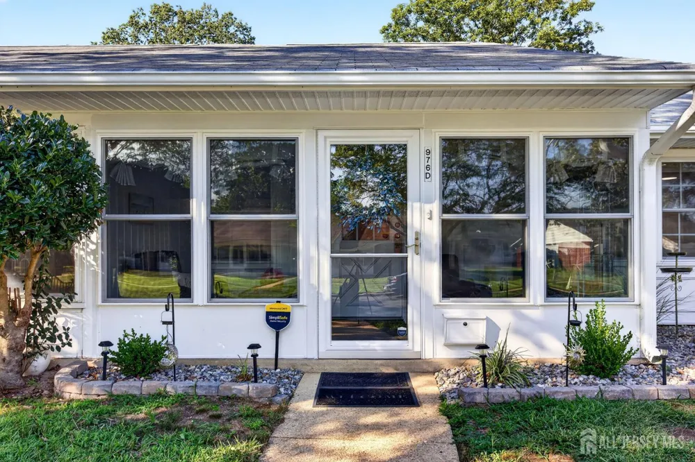 976 Aberdeen Drive Lakewood, NJ 08701