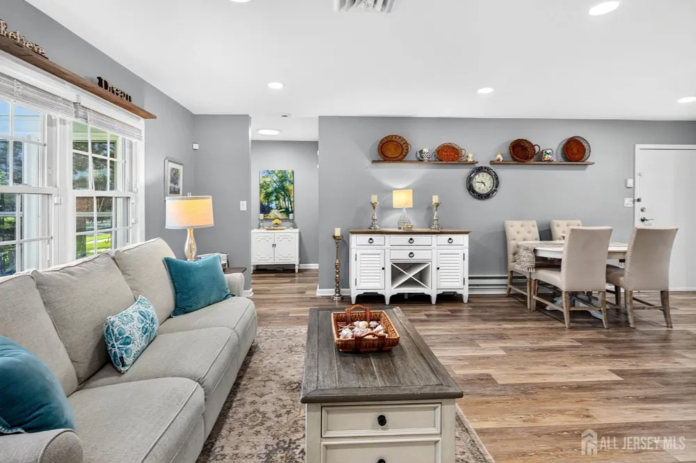976 Aberdeen Drive Lakewood, NJ 08701