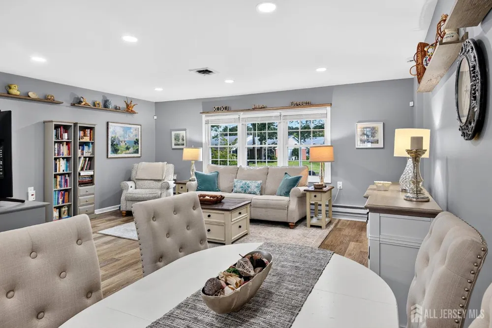 976 Aberdeen Drive Lakewood, NJ 08701