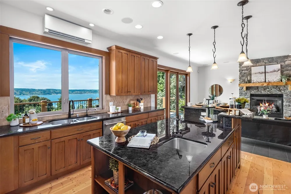744 Loveland Avenue Mukilteo, WA 98275