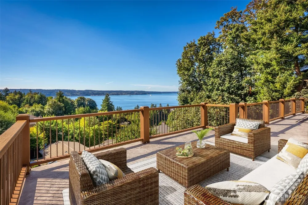 744 Loveland Avenue Mukilteo, WA 98275