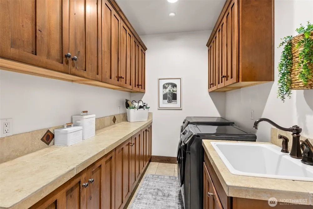 744 Loveland Avenue Mukilteo, WA 98275