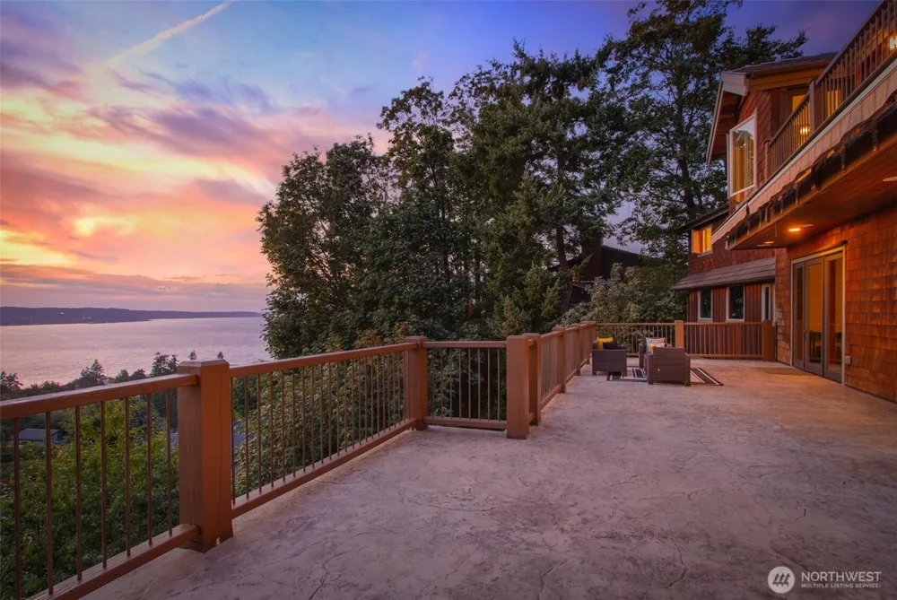 744 Loveland Avenue Mukilteo, WA 98275
