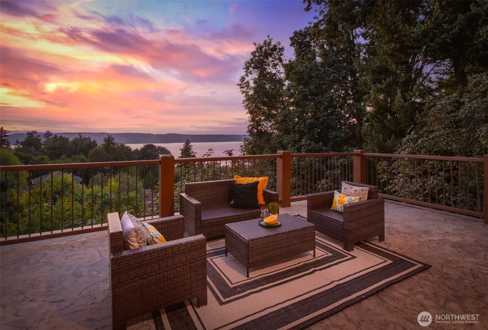 744 Loveland Avenue Mukilteo, WA 98275