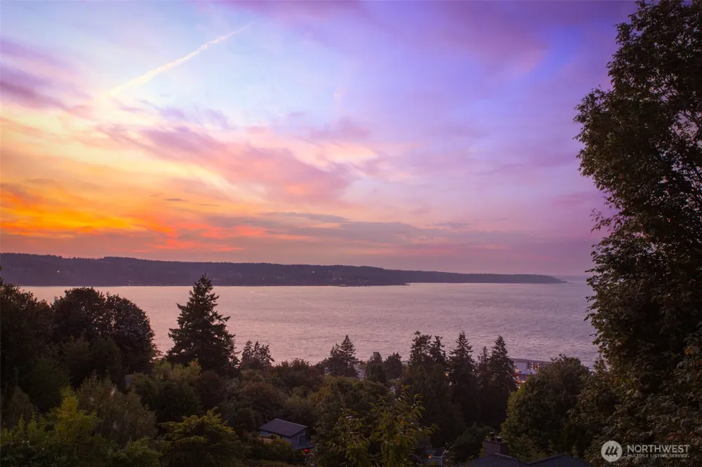 744 Loveland Avenue Mukilteo, WA 98275