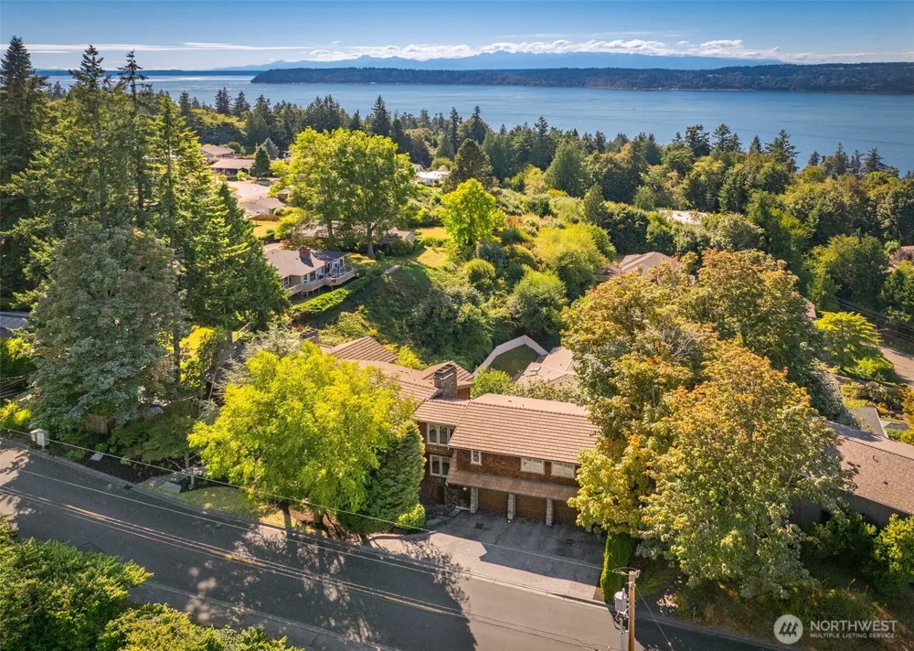 744 Loveland Avenue Mukilteo, WA 98275