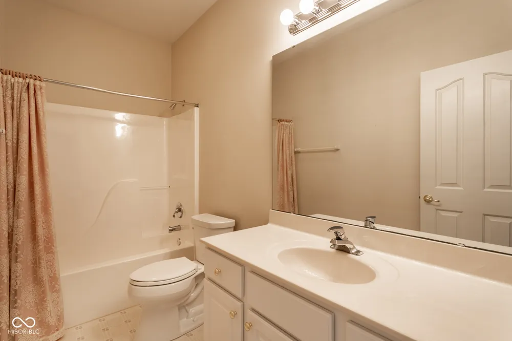 1392 Heron Ridge Greenwood, IN 46143