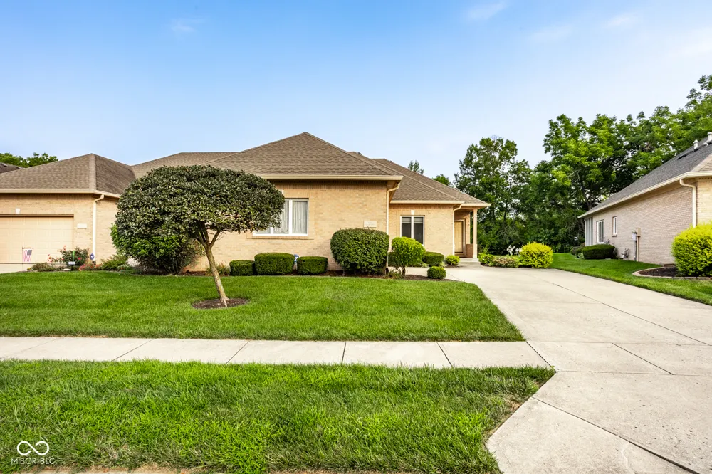 1392 Heron Ridge Greenwood, IN 46143