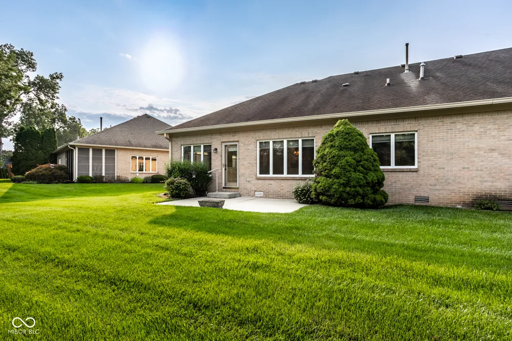 1392 Heron Ridge Greenwood, IN 46143