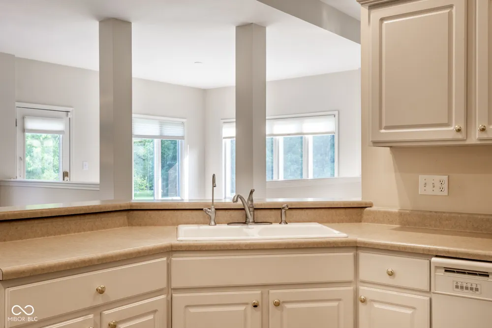 1392 Heron Ridge Greenwood, IN 46143