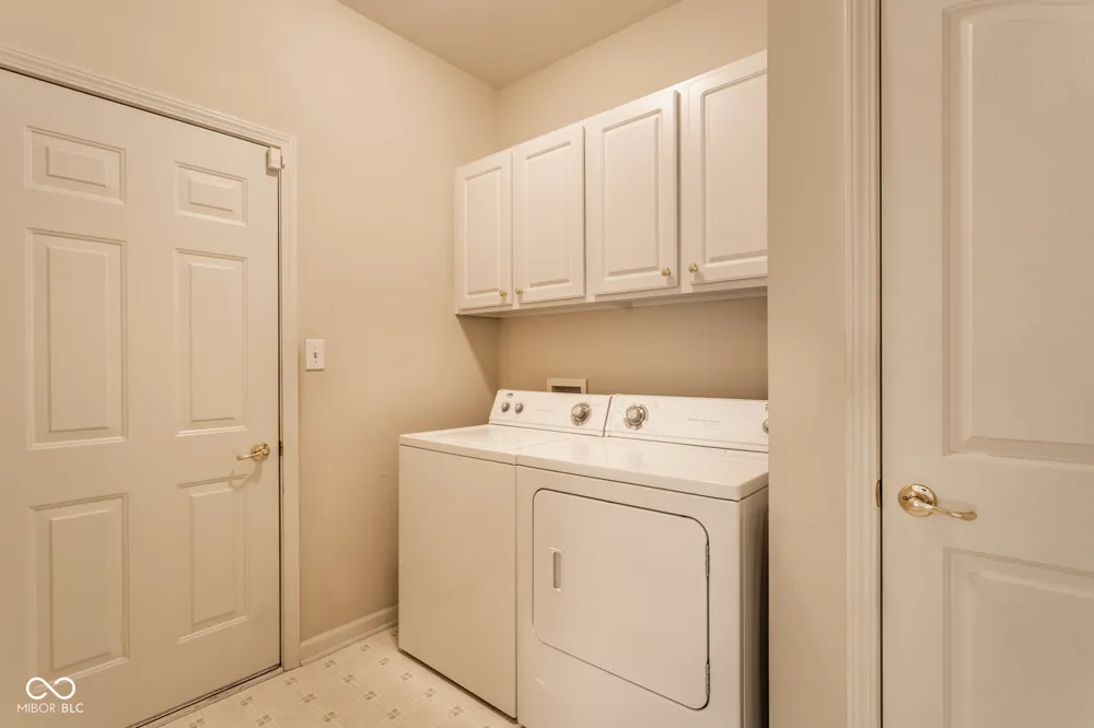 1392 Heron Ridge Greenwood, IN 46143