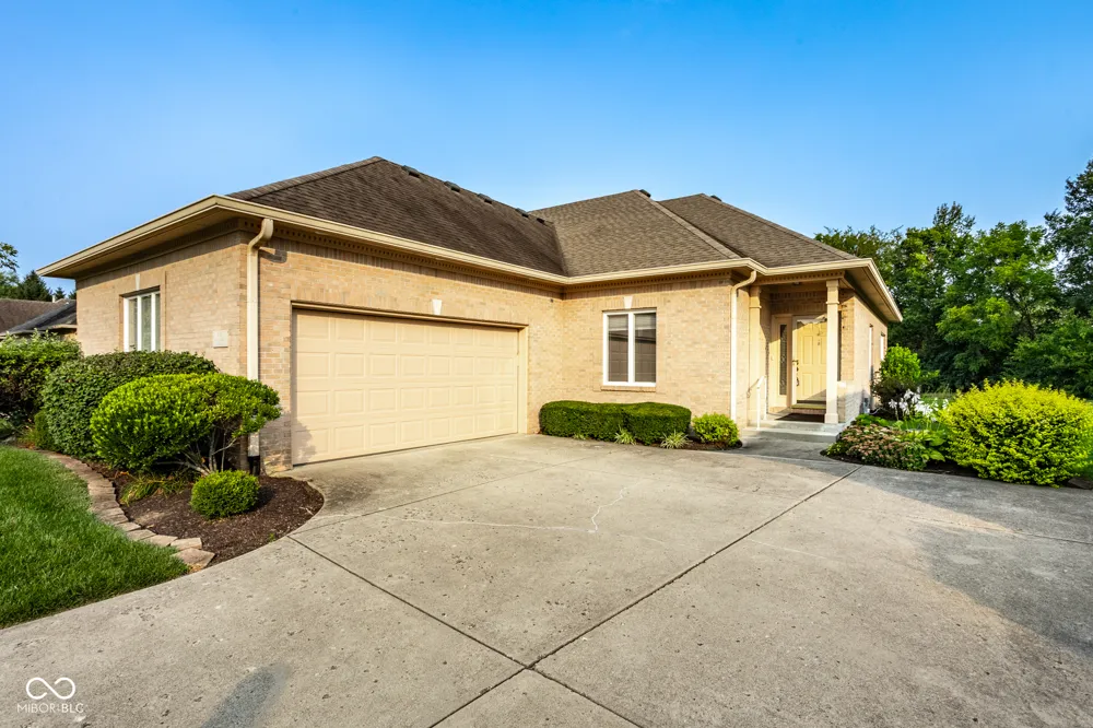 1392 Heron Ridge Greenwood, IN 46143