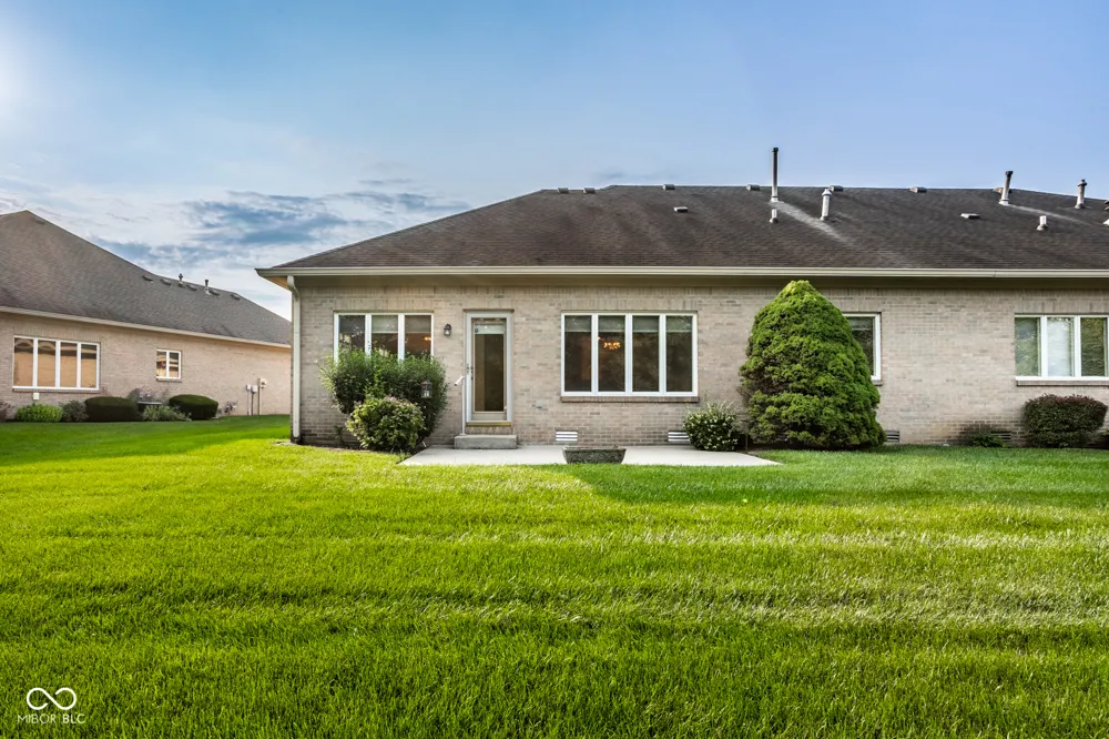 1392 Heron Ridge Greenwood, IN 46143