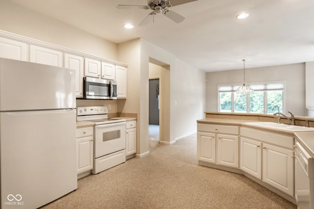 1392 Heron Ridge Greenwood, IN 46143
