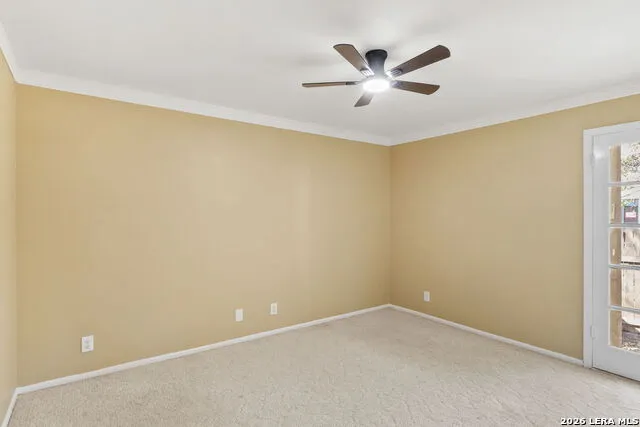 8702 VILLAGE DR Unit 302 San Antonio, TX 78217