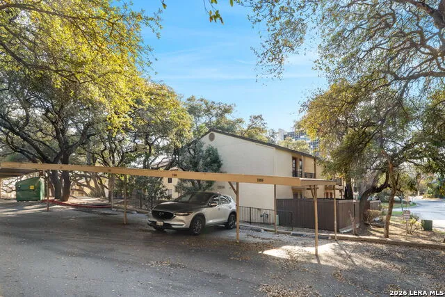 8702 VILLAGE DR Unit 302 San Antonio, TX 78217