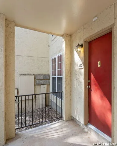 8702 VILLAGE DR Unit 302 San Antonio, TX 78217