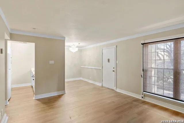 8702 VILLAGE DR Unit 302 San Antonio, TX 78217
