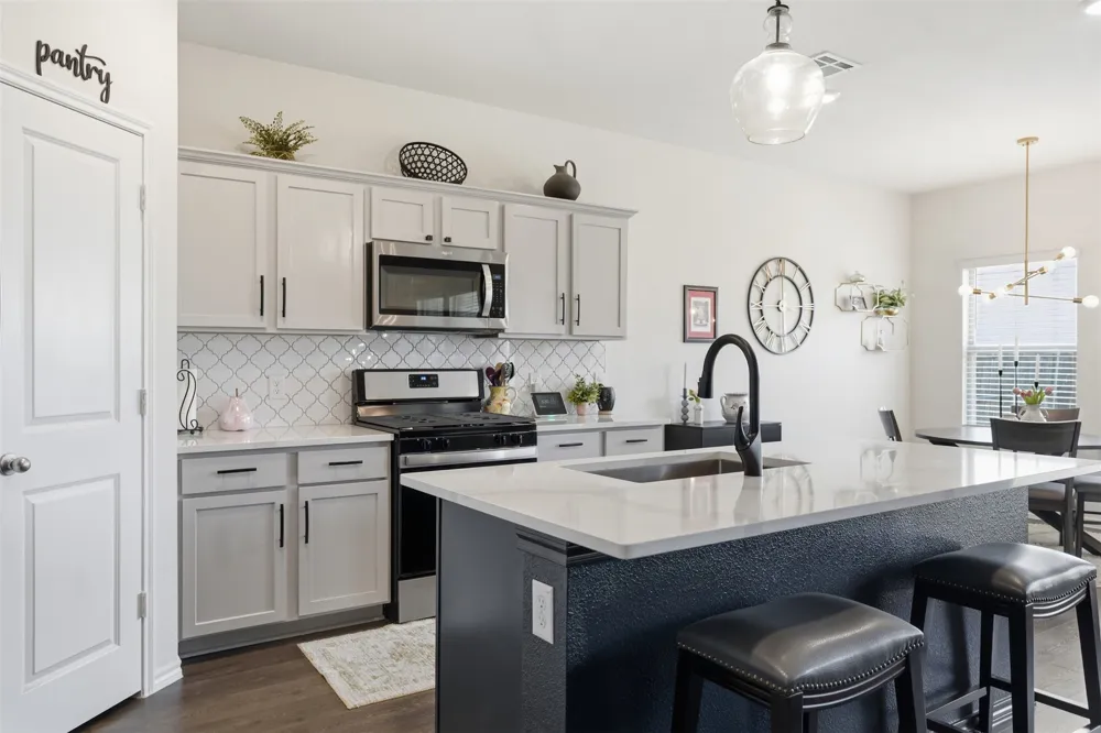 1102 Emerald Gate Drive Princeton, TX 75407