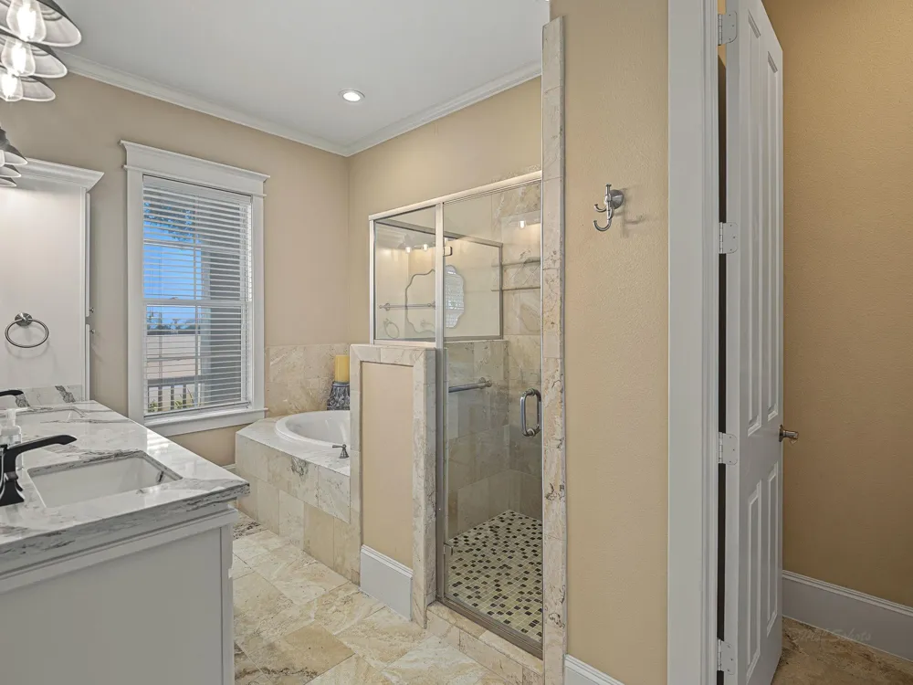 109 Island Psge Passage Galveston, TX 77554