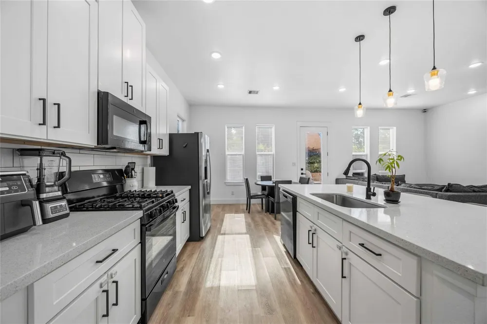 2337 Paul Quinn Street Houston, TX 77091