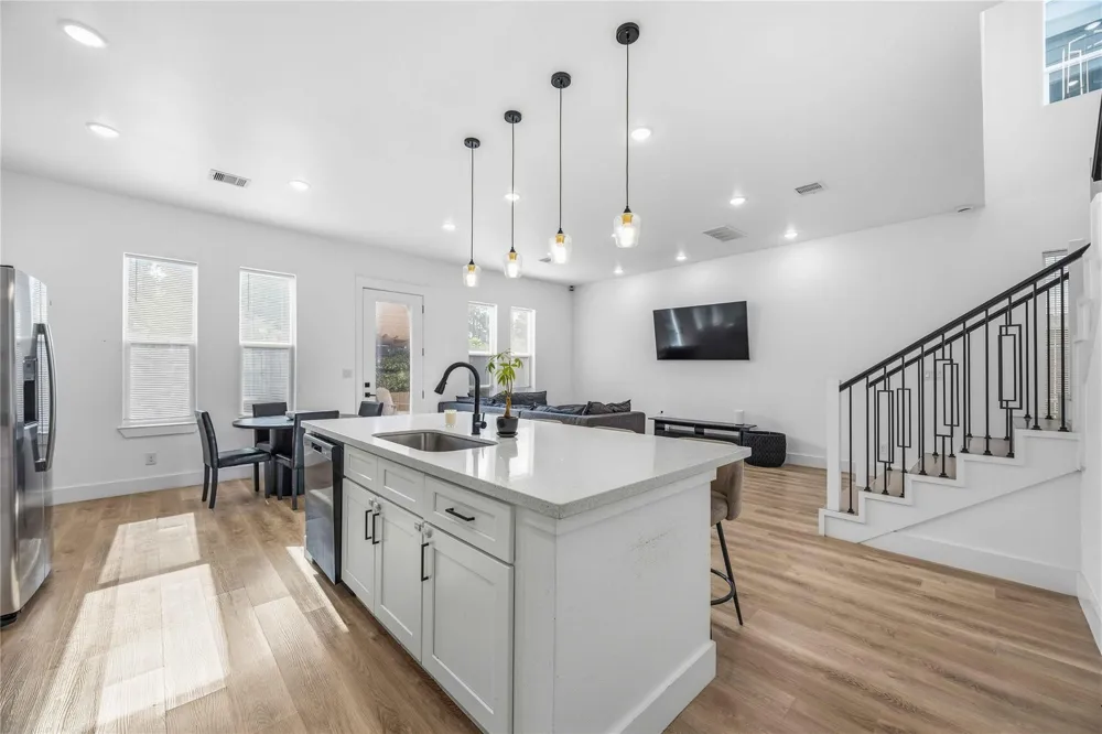2337 Paul Quinn Street Houston, TX 77091