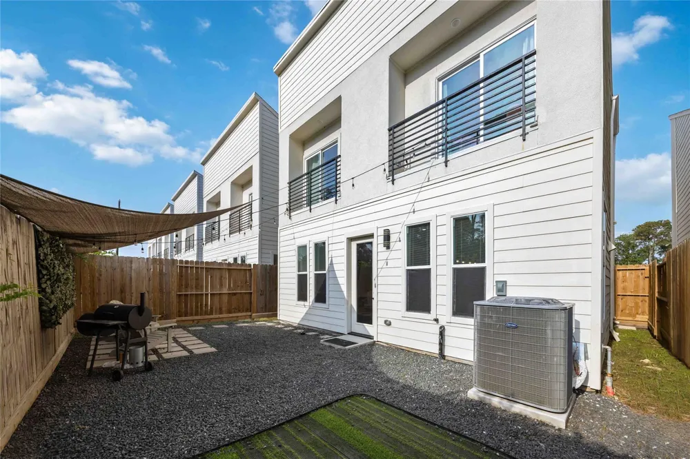 2337 Paul Quinn Street Houston, TX 77091