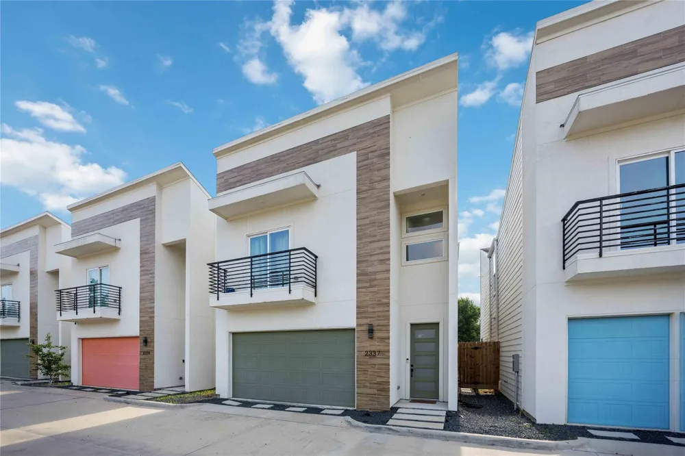 2337 Paul Quinn Street Houston, TX 77091