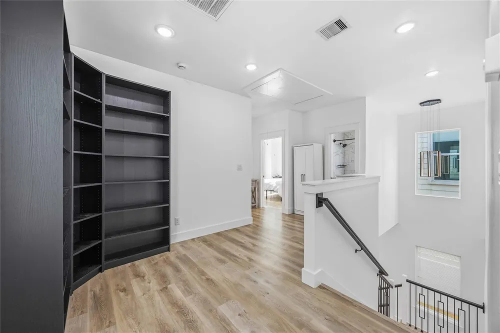 2337 Paul Quinn Street Houston, TX 77091