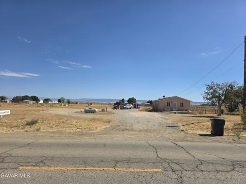 9714 W Rosamond Boulevard