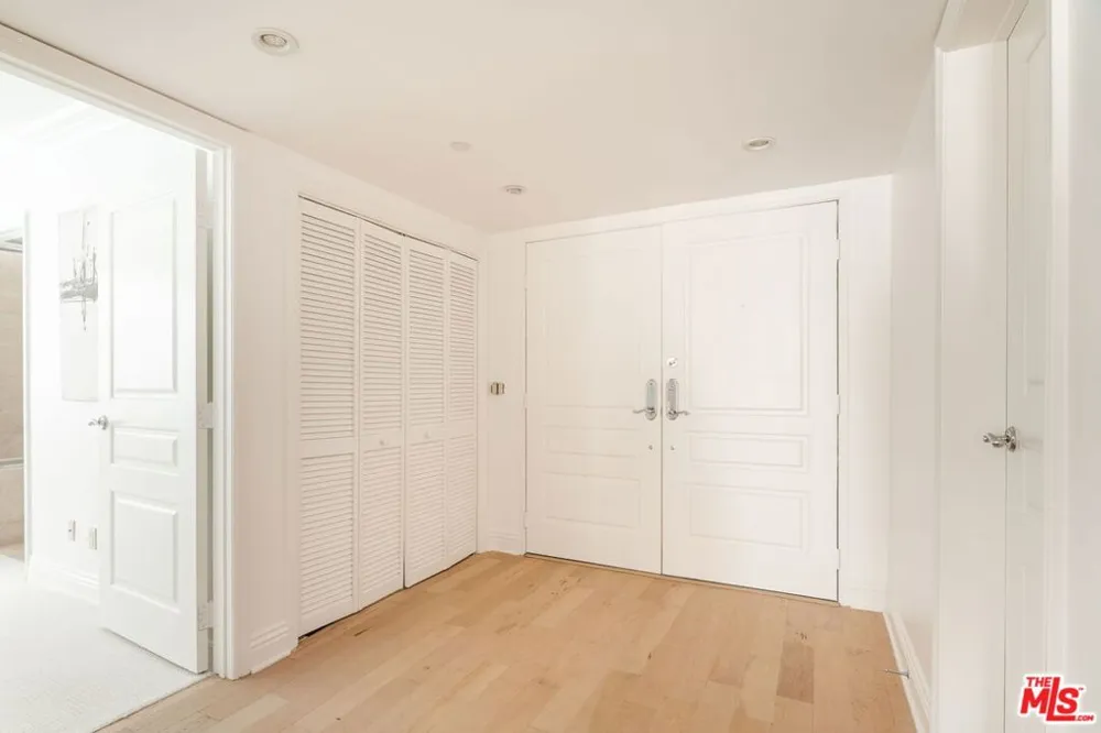 11749 Goshen Avenue #202 Los Angeles, CA 90049
