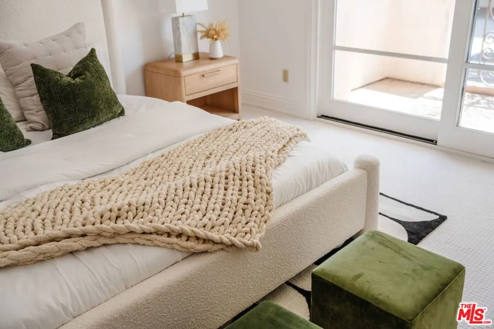 11749 Goshen Avenue #202 Los Angeles, CA 90049