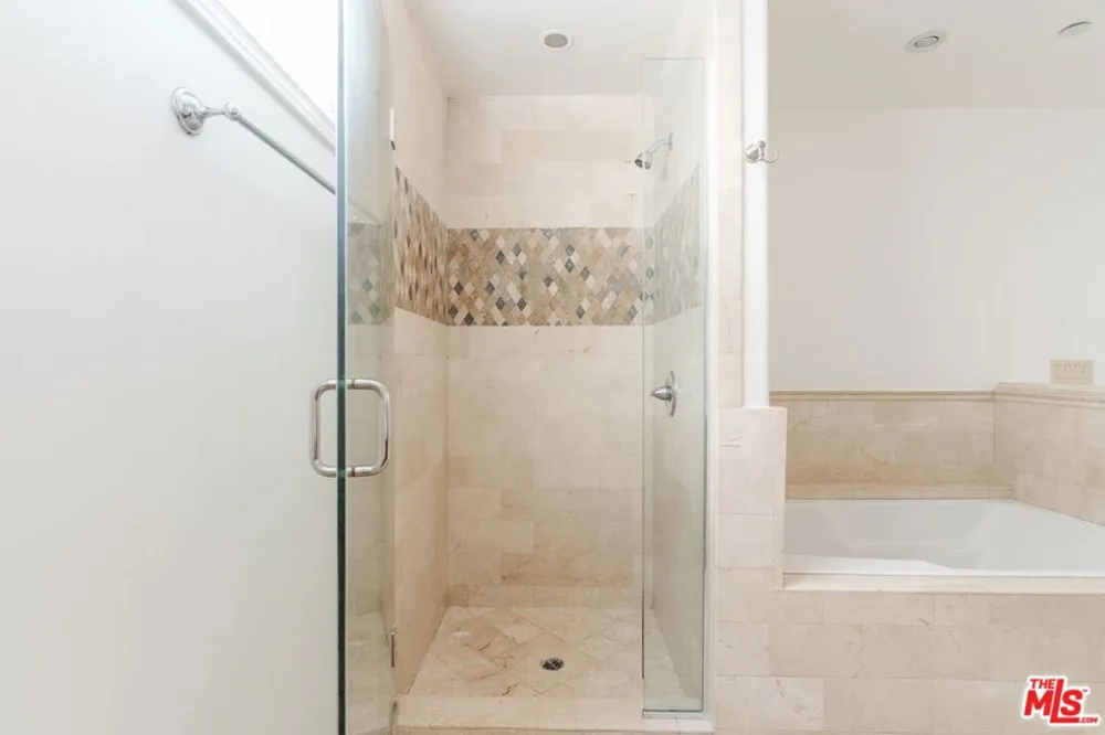11749 Goshen Avenue #202 Los Angeles, CA 90049