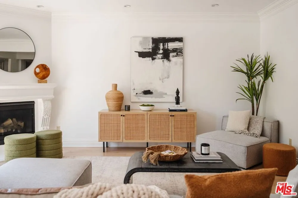 11749 Goshen Avenue #202 Los Angeles, CA 90049