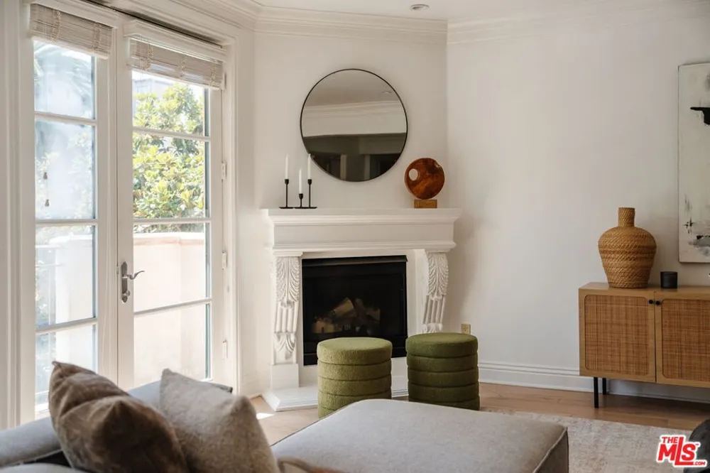 11749 Goshen Avenue #202 Los Angeles, CA 90049