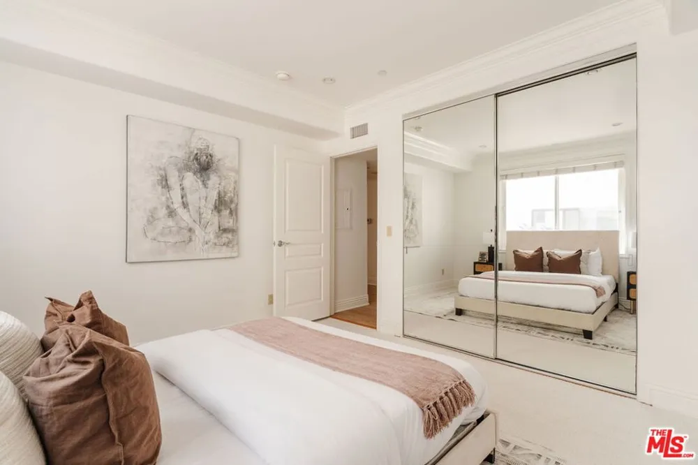 11749 Goshen Avenue #202 Los Angeles, CA 90049