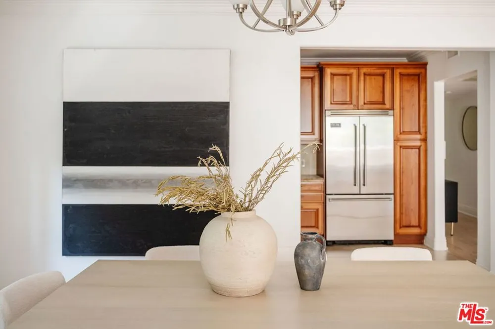 11749 Goshen Avenue #202 Los Angeles, CA 90049