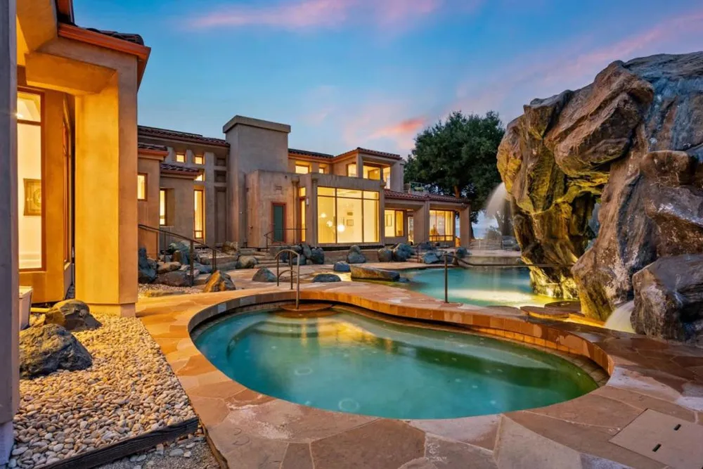 11481 Magdalena Road Los Altos Hills, CA 94024