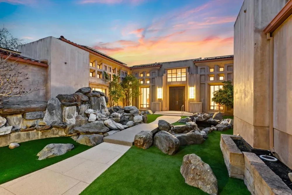 11481 Magdalena Road Los Altos Hills, CA 94024