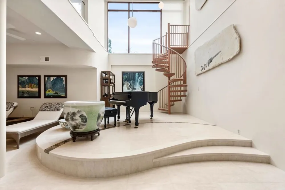 11481 Magdalena Road Los Altos Hills, CA 94024