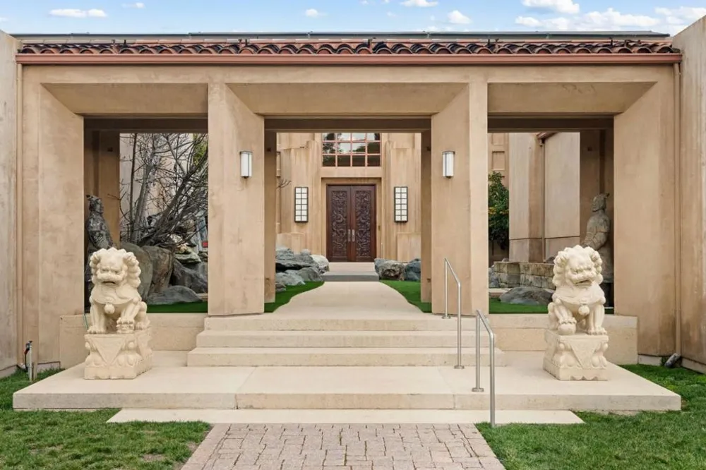 11481 Magdalena Road Los Altos Hills, CA 94024