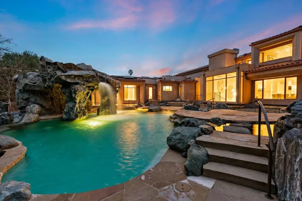 11481 Magdalena Road Los Altos Hills, CA 94024