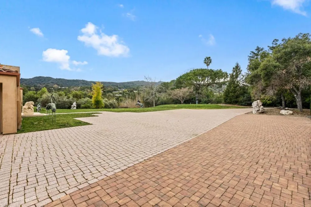 11481 Magdalena Road Los Altos Hills, CA 94024