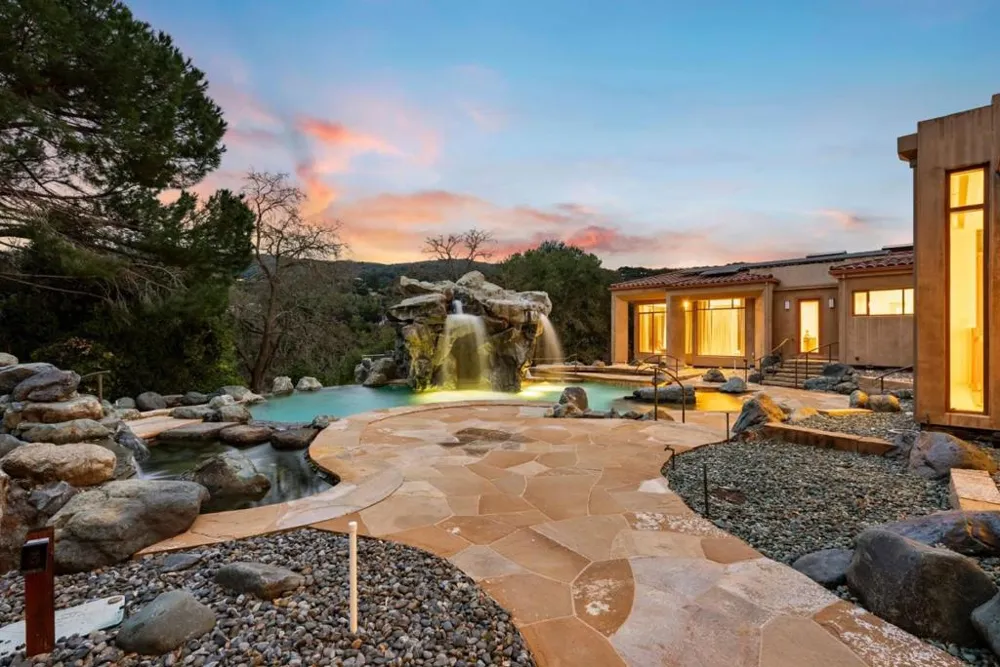 11481 Magdalena Road Los Altos Hills, CA 94024