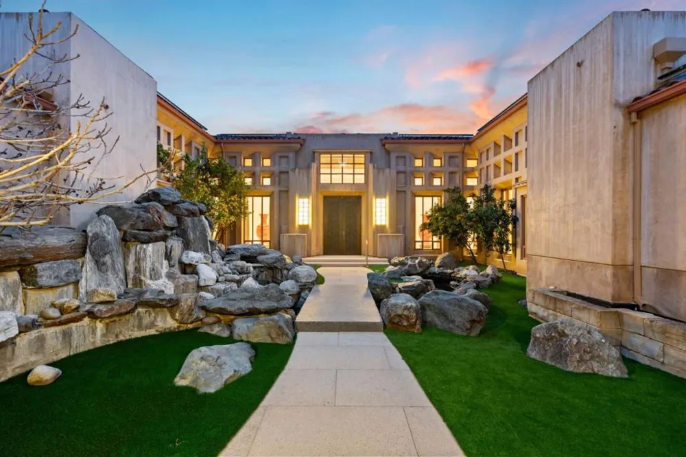 11481 Magdalena Road Los Altos Hills, CA 94024