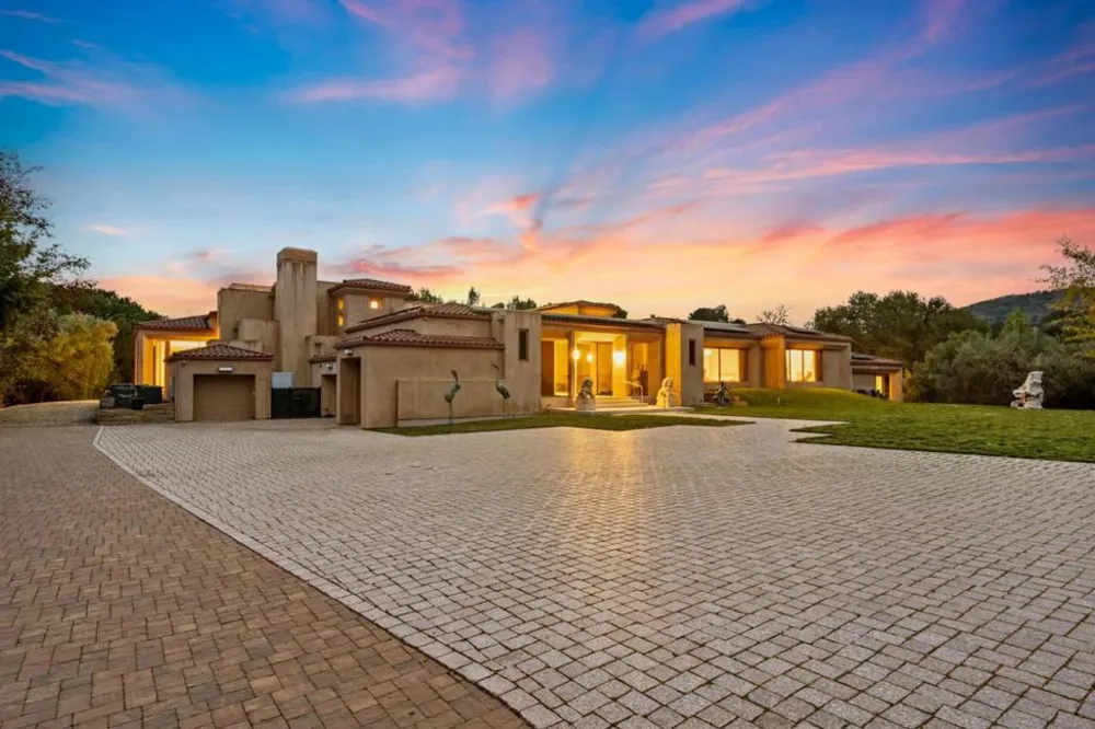 11481 Magdalena Road Los Altos Hills, CA 94024