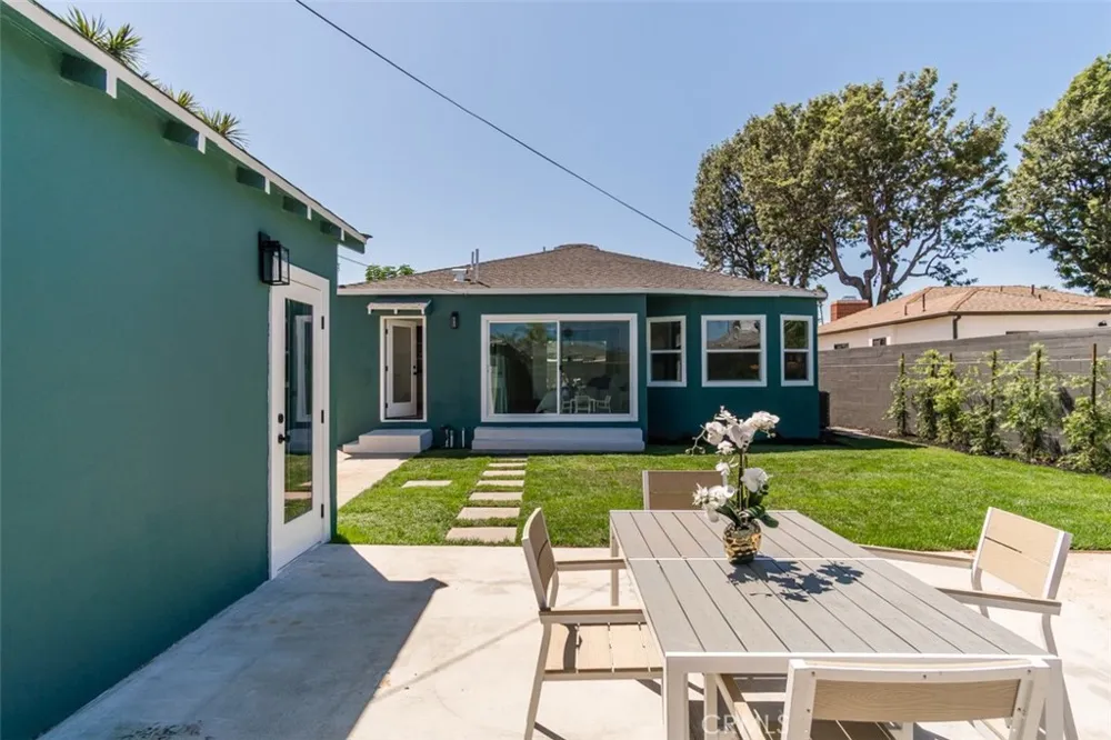 3810 Olmsted Avenue Los Angeles, CA 90008